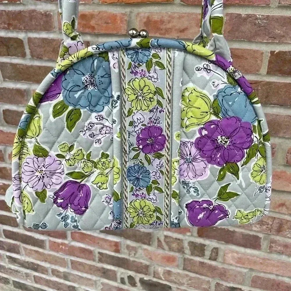 Vera Bradley Gray Purple Floral Kiss Quilted Lock Top Shoulder Bag Purse - Picture 2 of 5